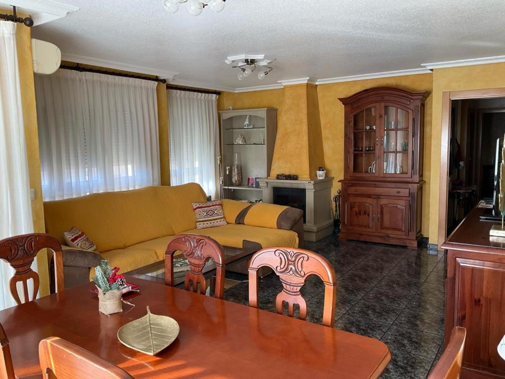 Brisa De Poniente Con Cochera Y Aire Acondicionado Aguilas Luaran gambar